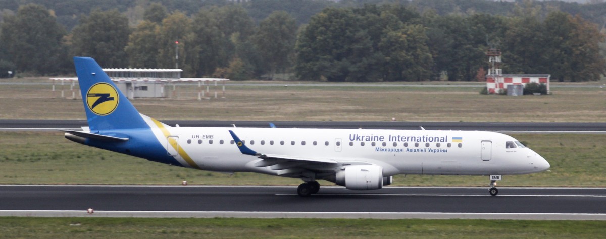 13.10.15 @ TXL / Ukraine International Airlines Embraer ERJ-190STD UR-EMB
