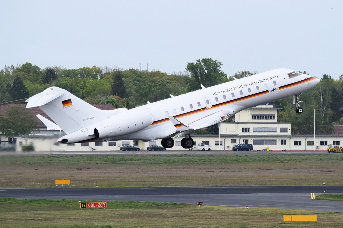 14+02 German Air Force Bombardier BD-700-1A11 Global 5000 , TXL , 08.05.2019