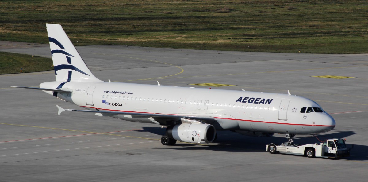 19.10.13 / Aegean Airlines A320 SX-DGJ
