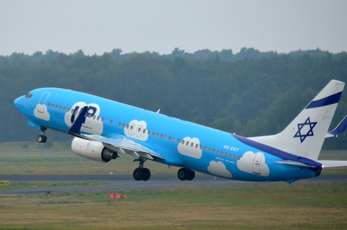 4X-EKT UP Boeing 737-8BK (WL)   seltener Besuch am 30.07.2014 in Tegel gestartet
