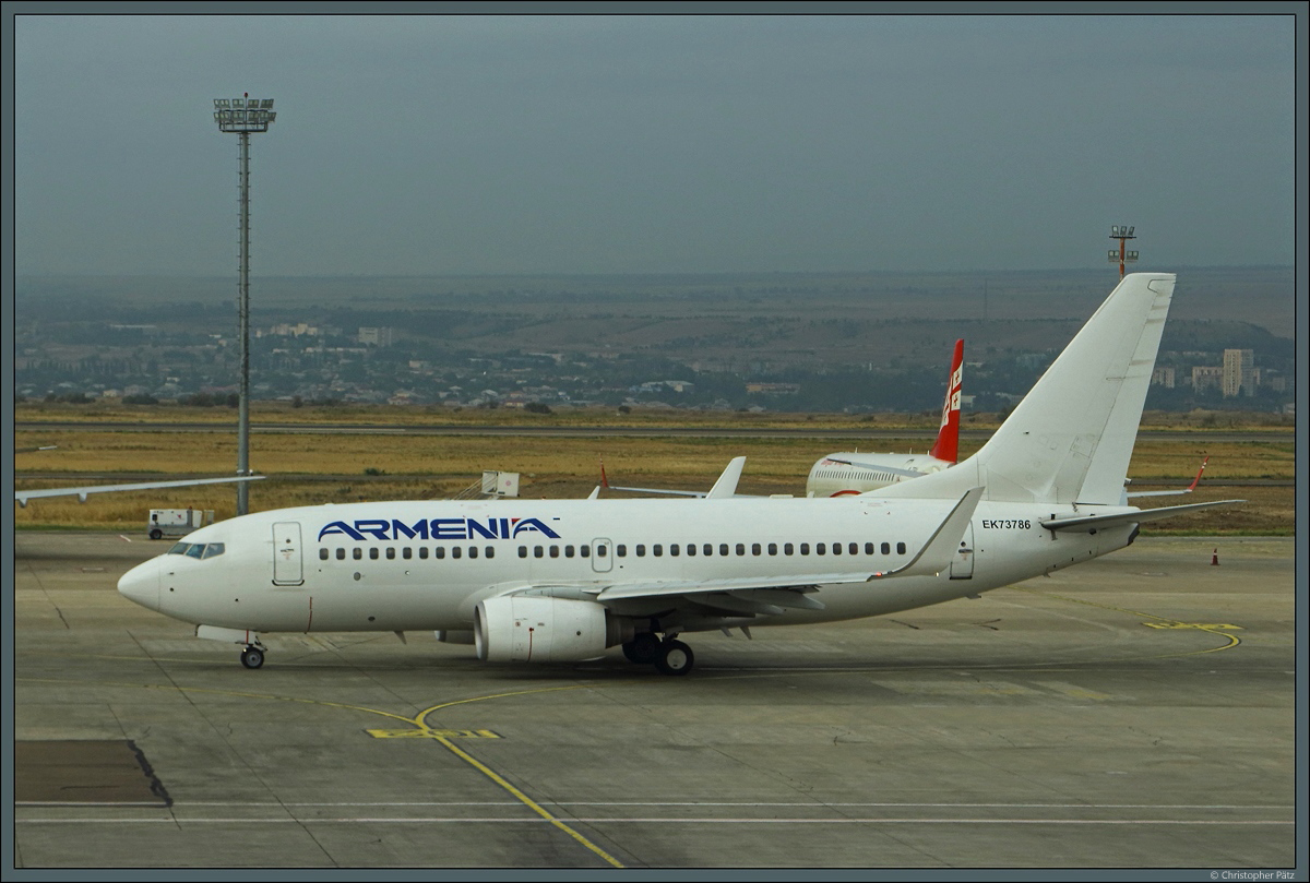 737-700 EK-73786 der Armenia Aircompany auf dem Flughafen Tiflis. (20.09.2019)