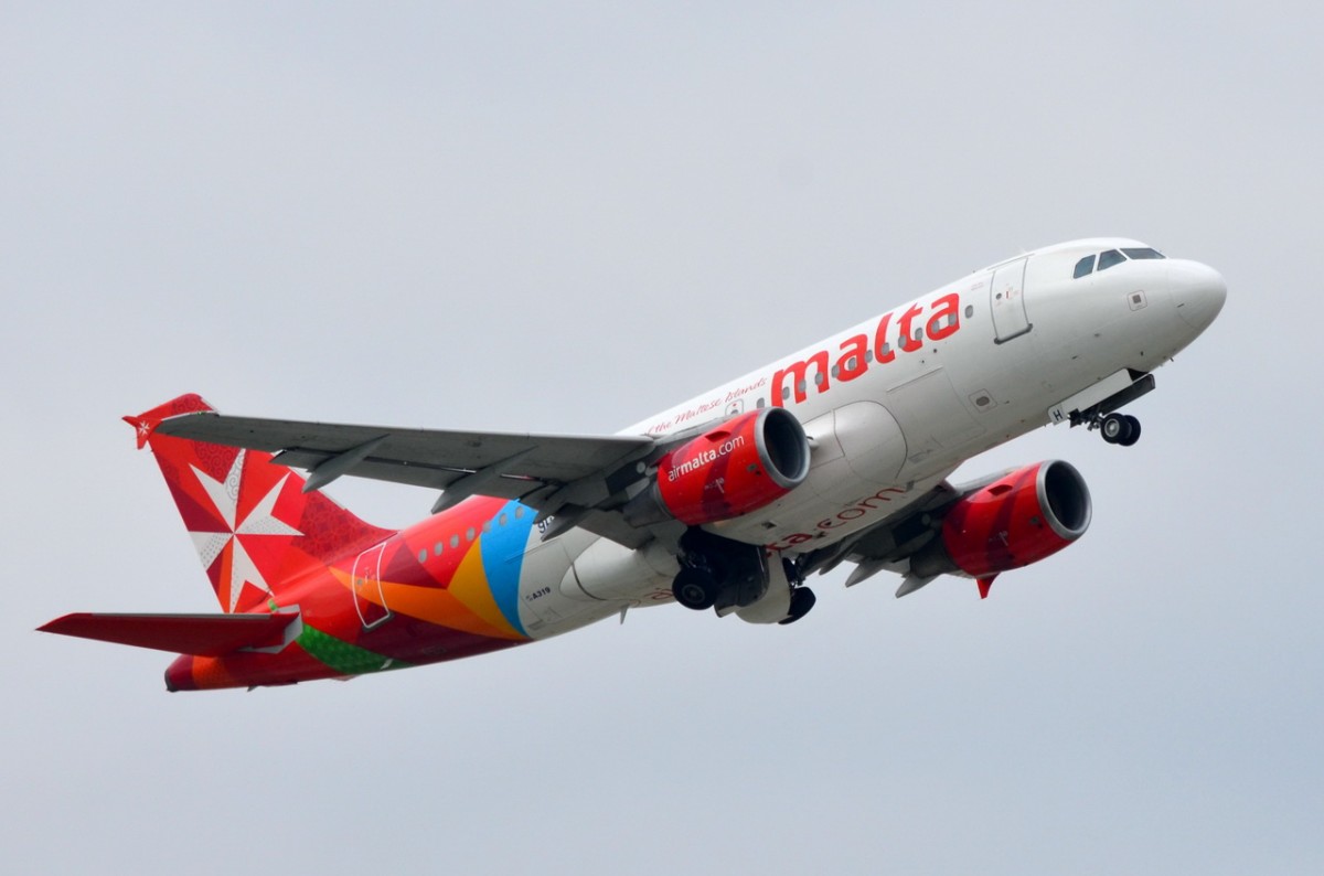 9H-AEH Air Malta Airbus A319-112   am 10.09.2015 in München gestartet