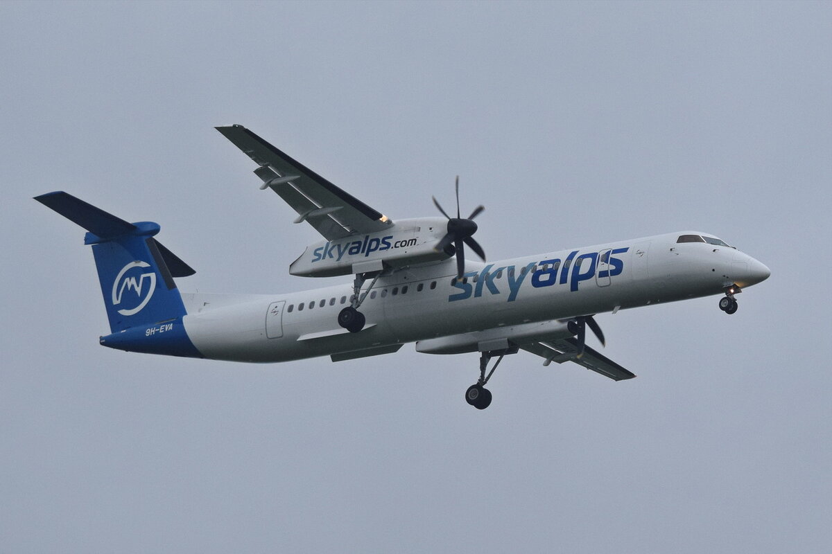9H-EVA , SkyAlps , Bombardier DHC-8-402Q Dash 8 , 29.09.2021 , Berlin-Brandenburg  Willy Brandt  , BER , 