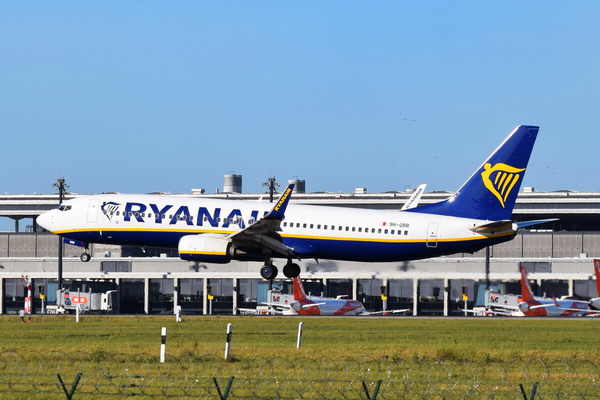 9H-QBB , Malta Air , Boeing 737-8AS(WL) , Berlin-Brandenburg  Willy Brandt  , BER , 24.10.2021