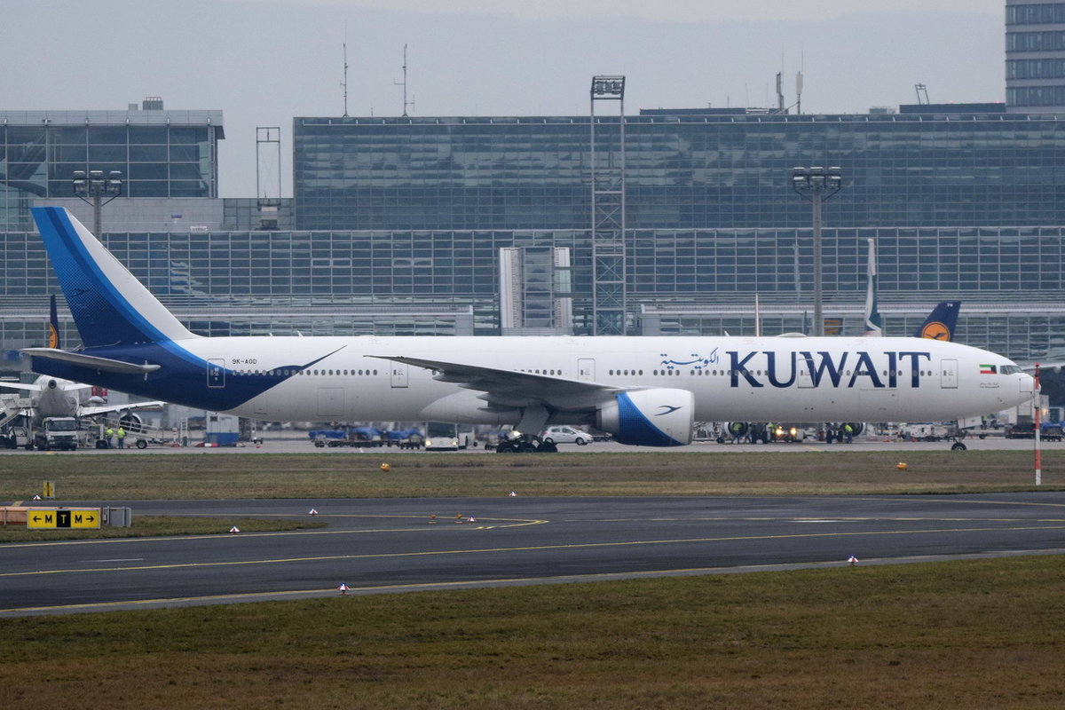 9K-AOD Kuwait Airways Boeing 777-369(ER) , FRA , 06.12.2017