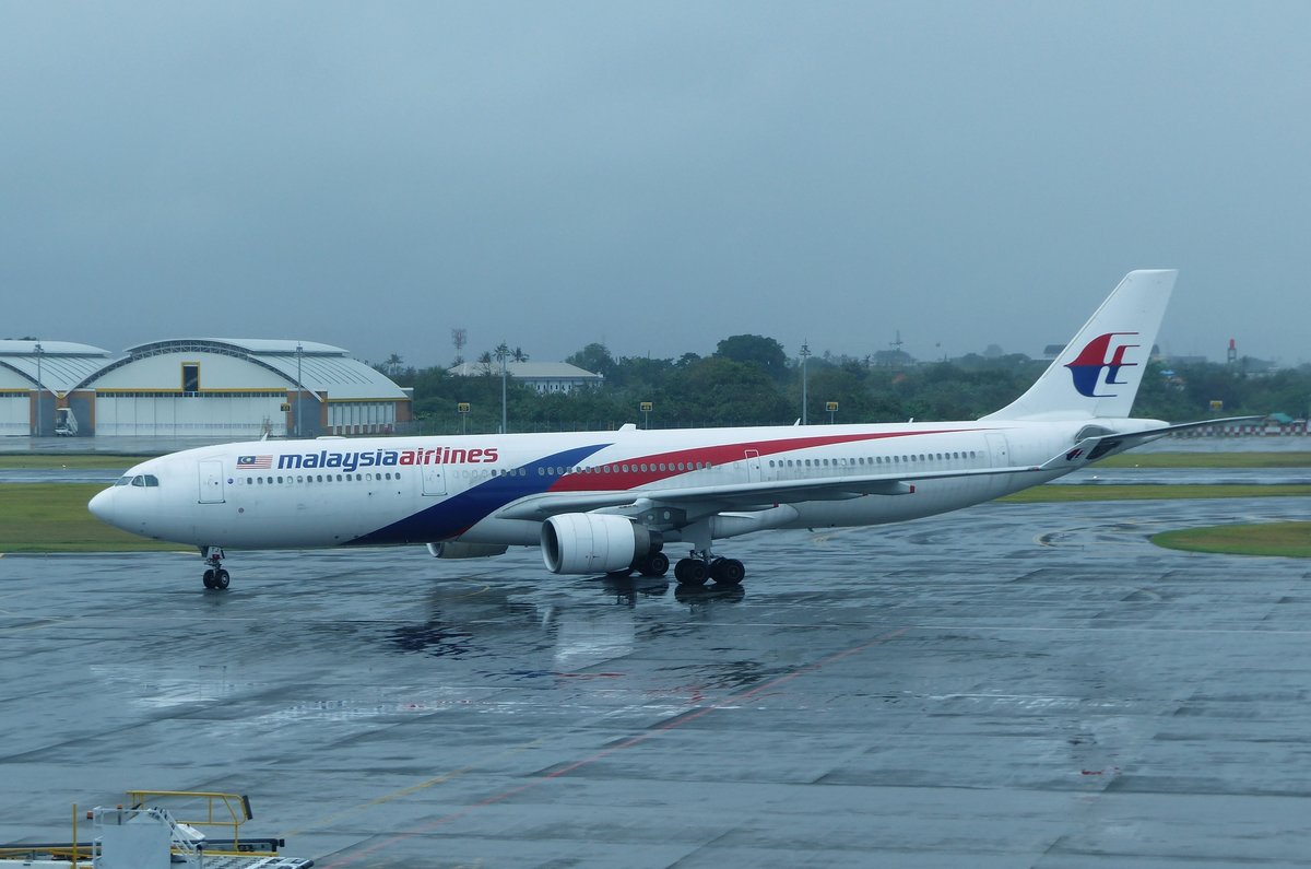 9M-MTJ, Airbus A 330-323, Malaysia Airlines, Denpasar International Airport (DPS), 7.10.2017