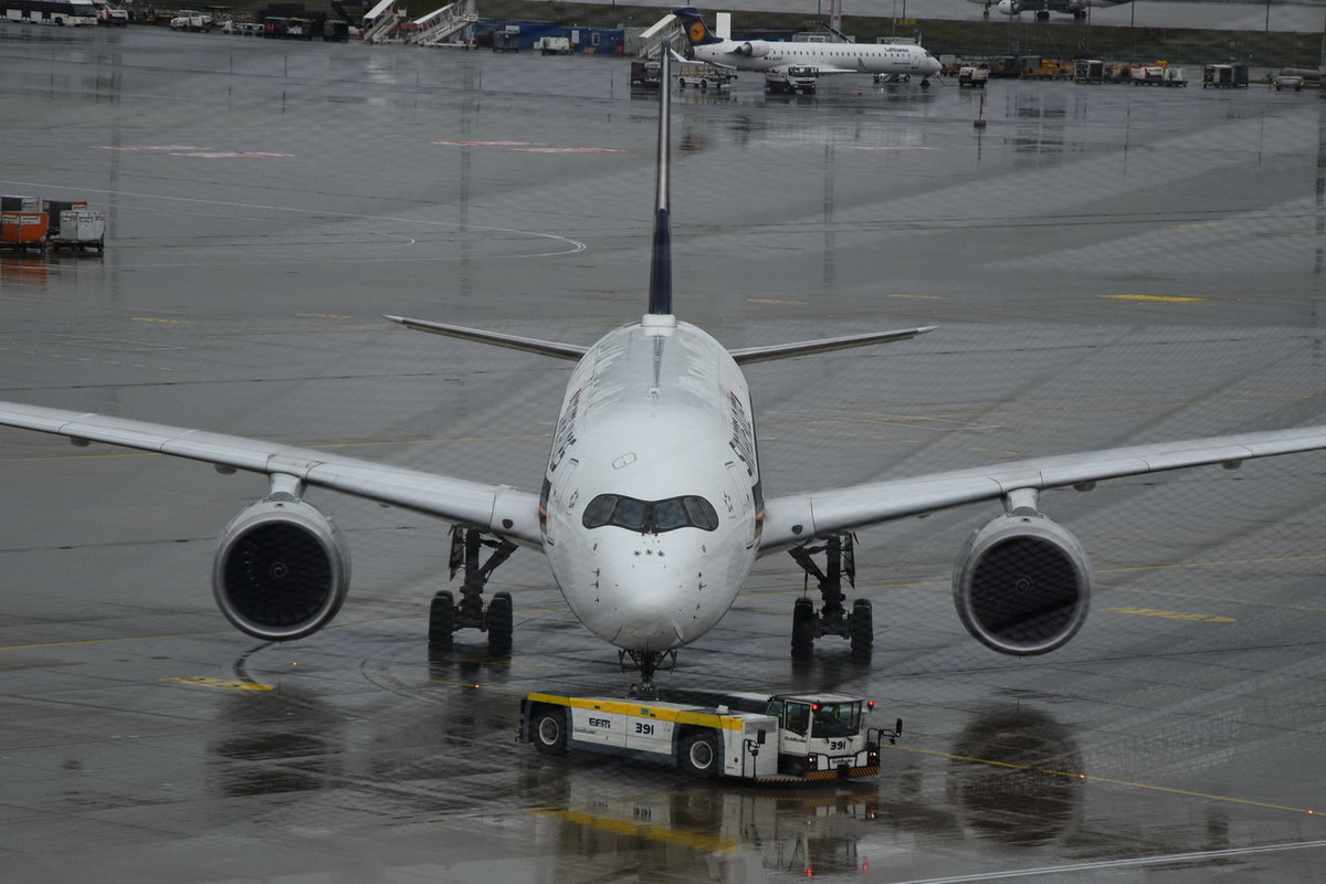 9V-SMB Singapore Airlines Airbus A350-941  , MUC , 03.10.2017