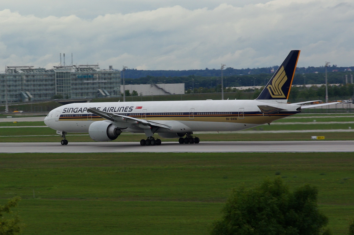9V-SWM Singapore Airlines Boeing 777-312 (ER)      15.09.2013

Flughafen Mnchen