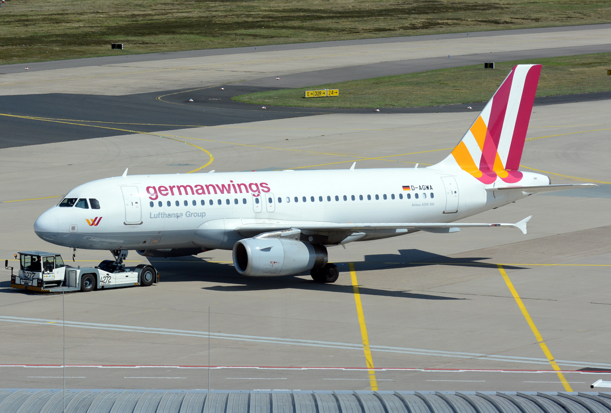 A 319-100 D-AGWA der Germanwings pushback at CGH - 02.08.2015
