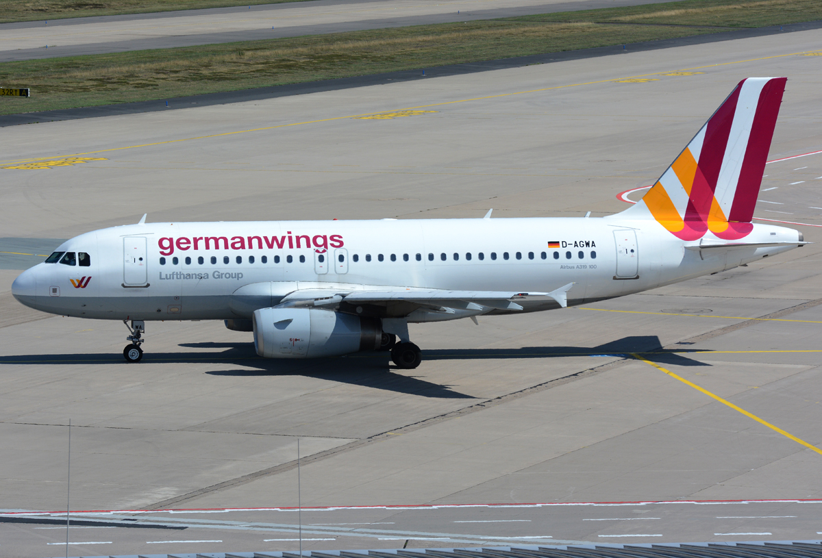 A 319-100 D-AGWA Germanwings taxy at CGN - 02.08.2015
