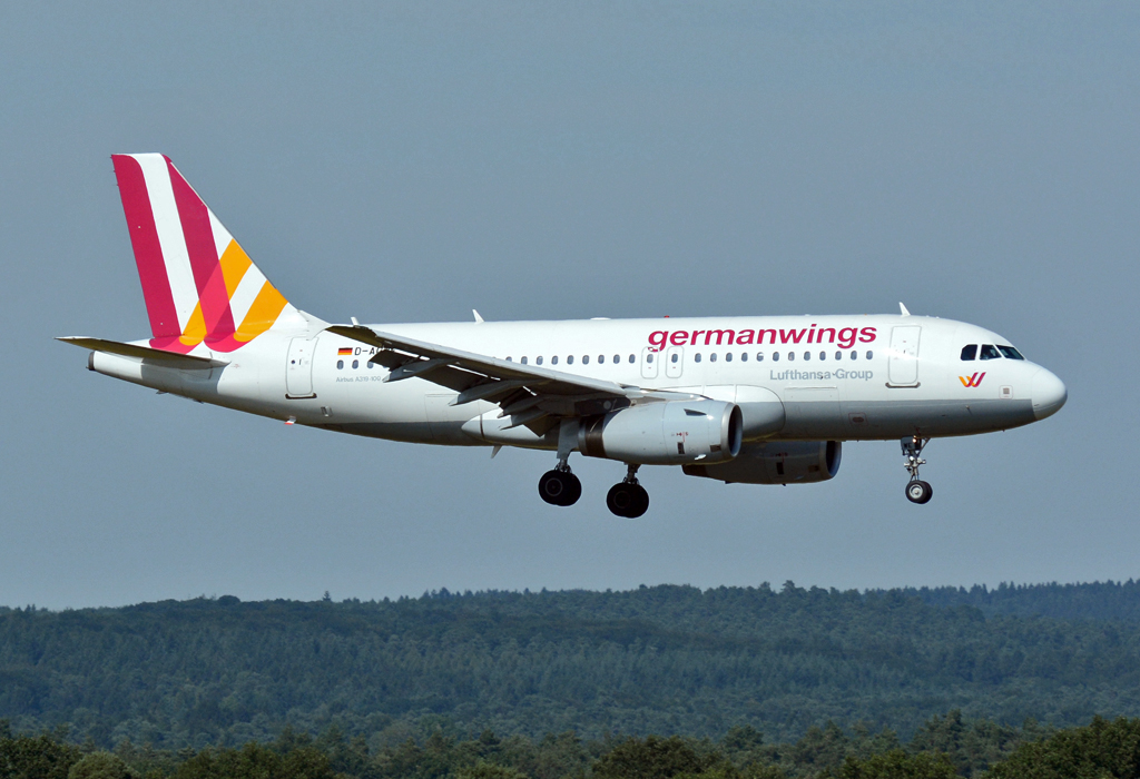 A 319-100 D-AGWE Germanwings final at CGN - 02.08.2015