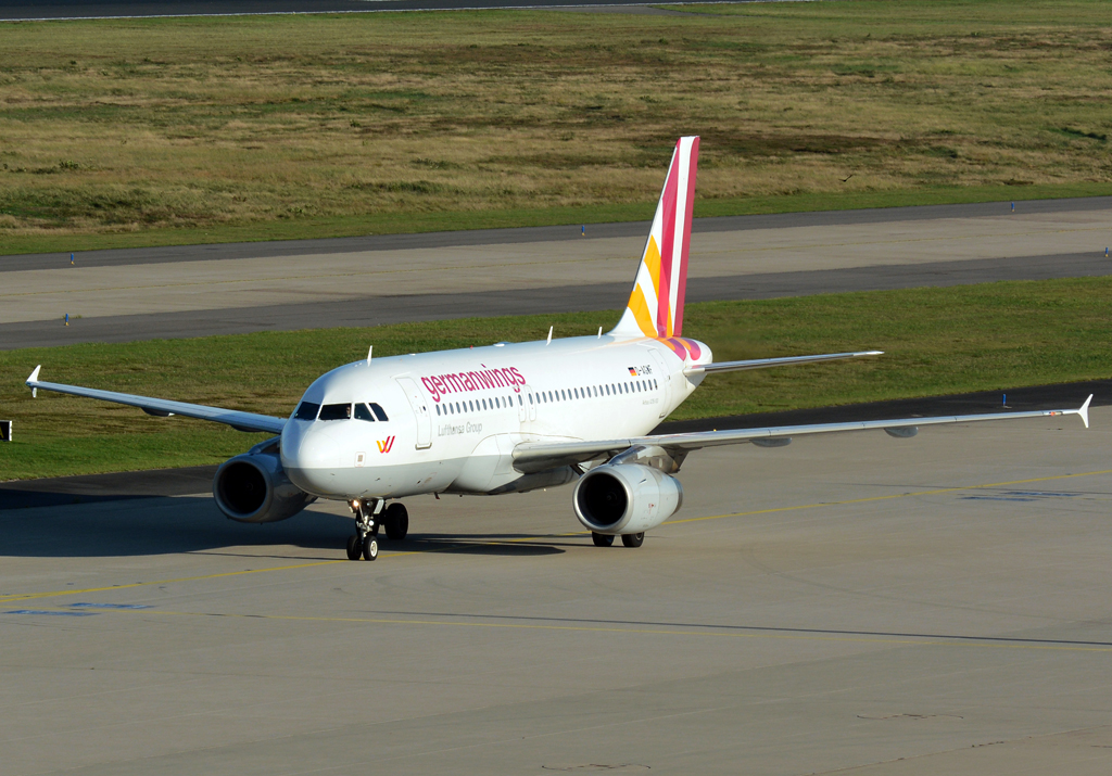 A 319-100 D-AGWF Germanwings, taxy at CGN - 19.10.2014