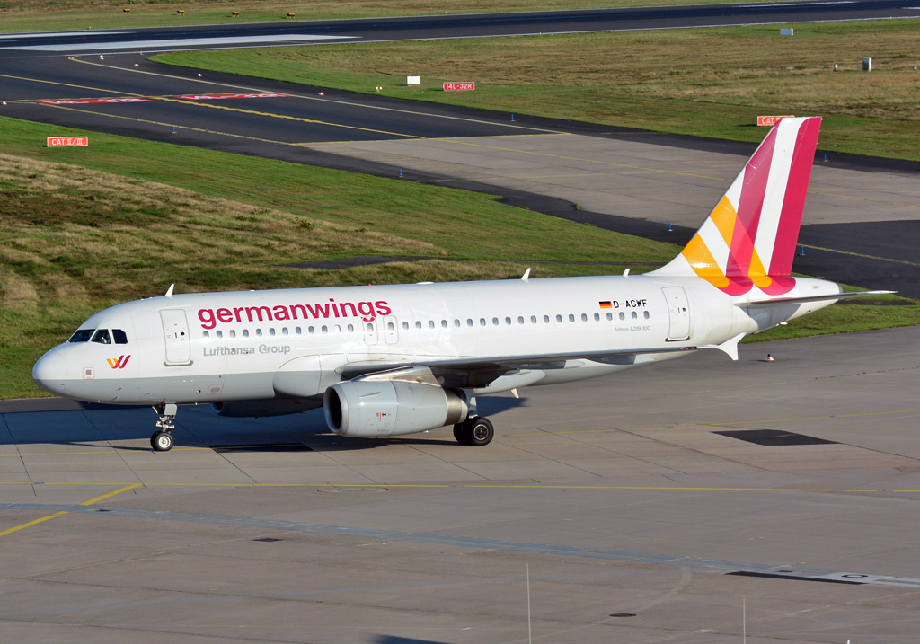 A 319-100 D-AGWF Germanwings taxy at CGN - 19.10.2014