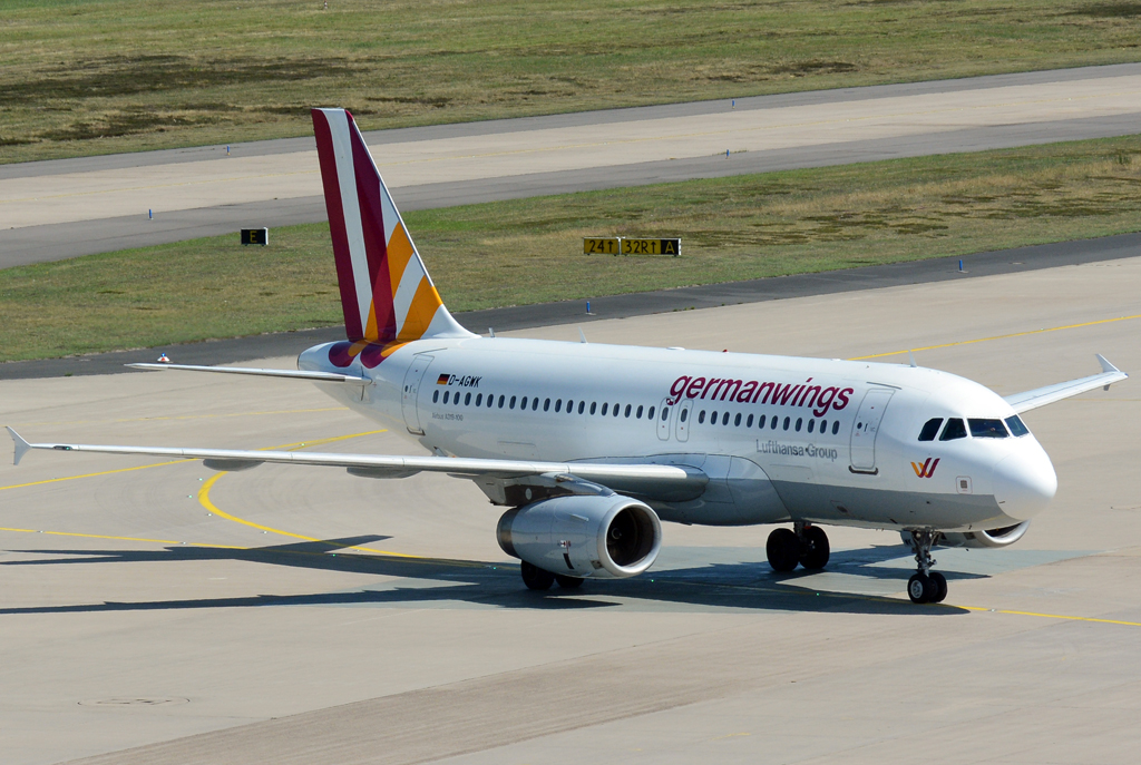 A 319-100 D-AGWK Germanwings, taxy at CGN 02.08.2015