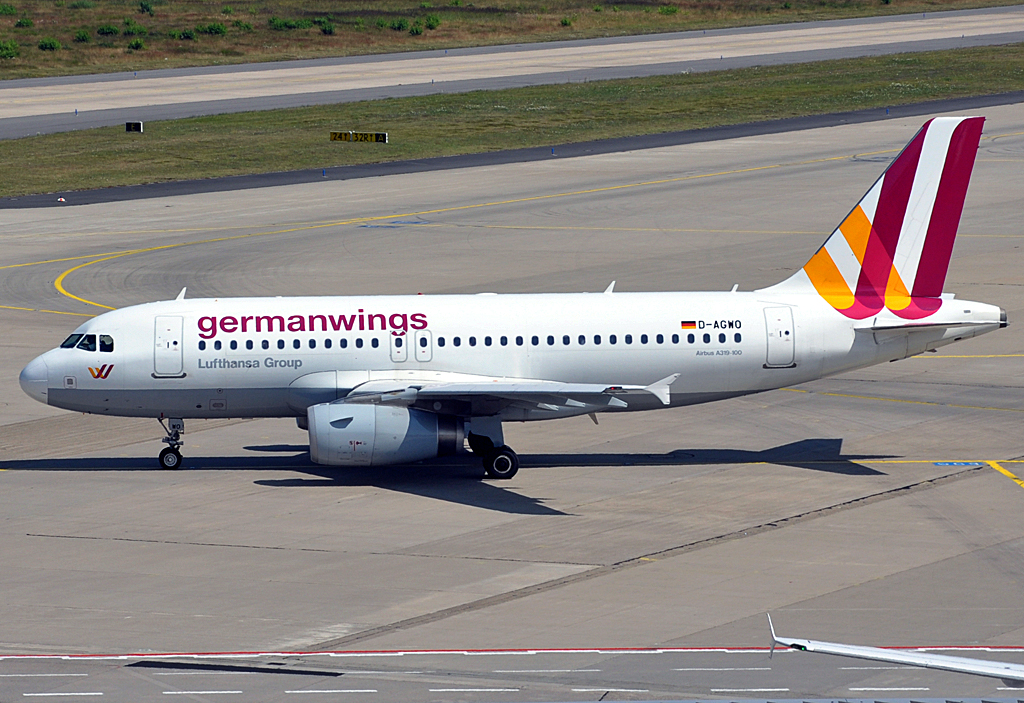 A 319-100 D-AGWO Germanwings taxy at CGN - 21.07.2013