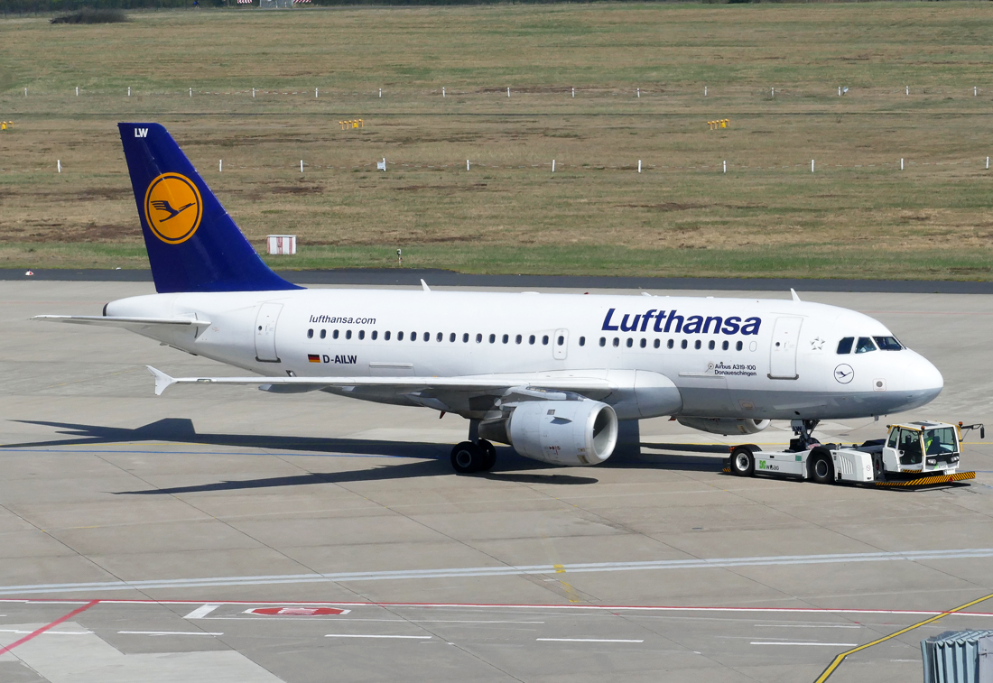A 319-100 D-AILW, Lufthansa  Donaueschingen , pushback in CGN - 09.04.2017