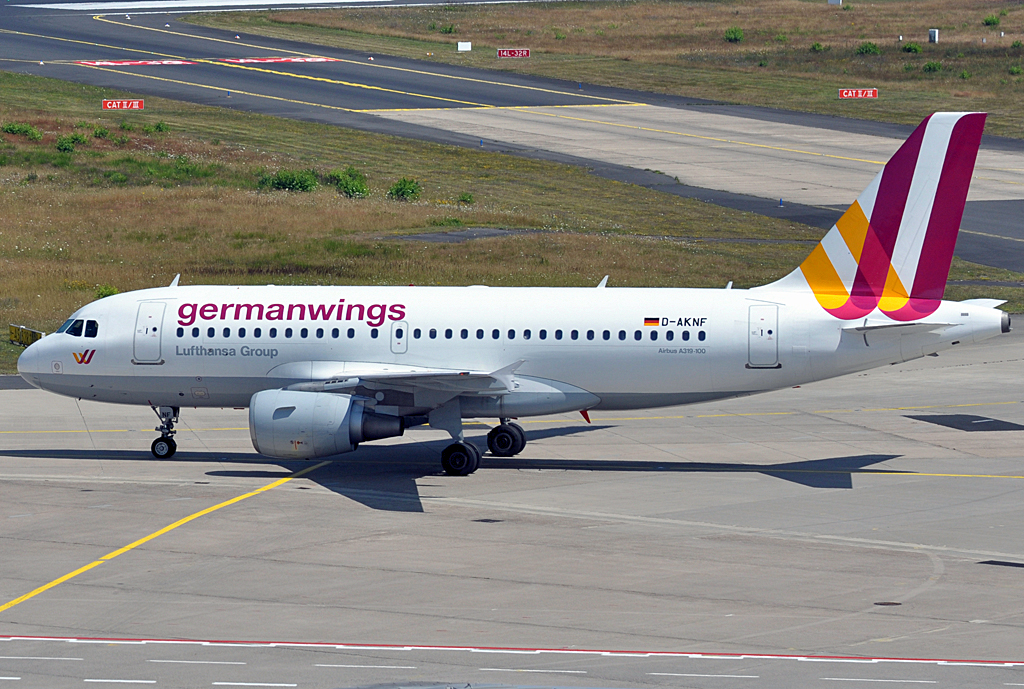 A 319-100 D-AKNF der Germanwings taxy at CGN - 21.07.2013