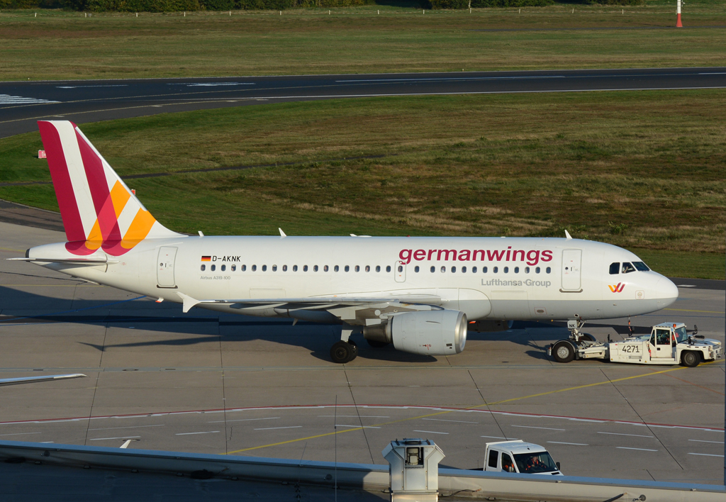 A 319-100 D-AKNK Germanwings - pushback at CGN - 19.10.2014