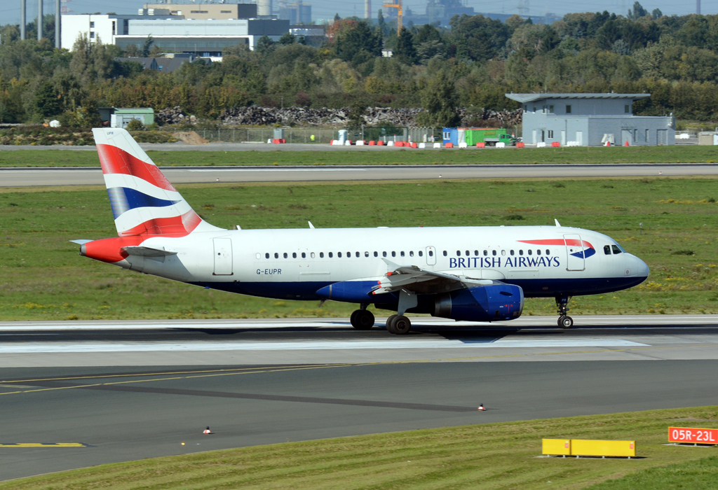 A 319-131 British Airways G-EUPR startet in DUS - 01.10.2015