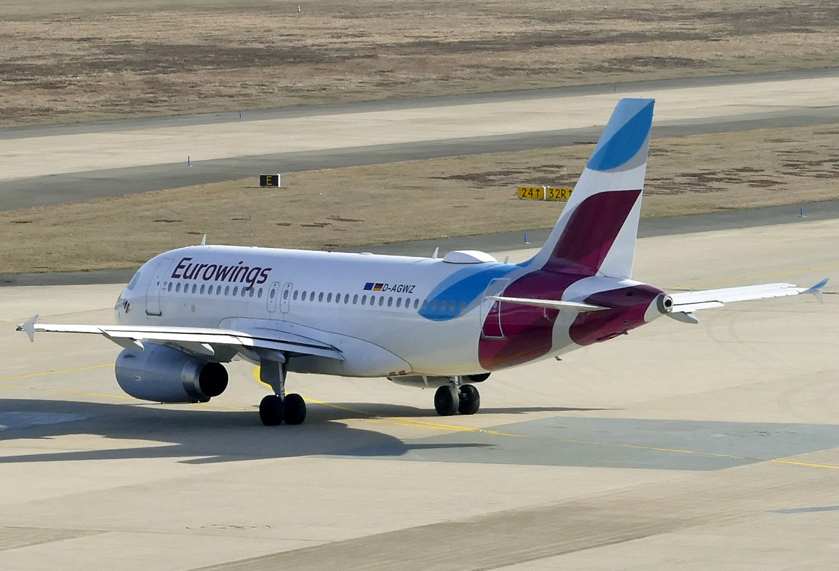 A 319-132 Eurowings, D-AGWZ rollt zum Startpunkt in CGN - 17.02.2019