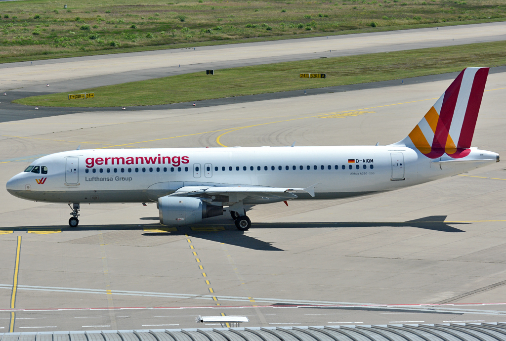 A 320-200 Germanwings, D-AIQM, taxy in CGN - 10.07.2016