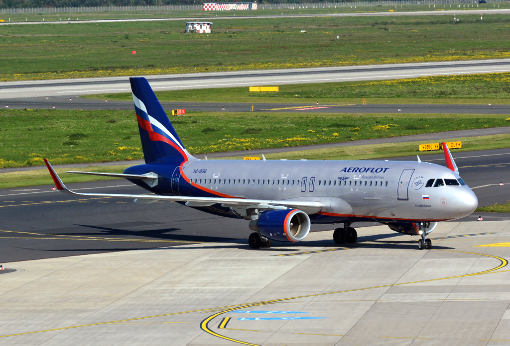 A 320-214 Aeroflot, VQ-BSG, taxy at DUS -  01.10.2015