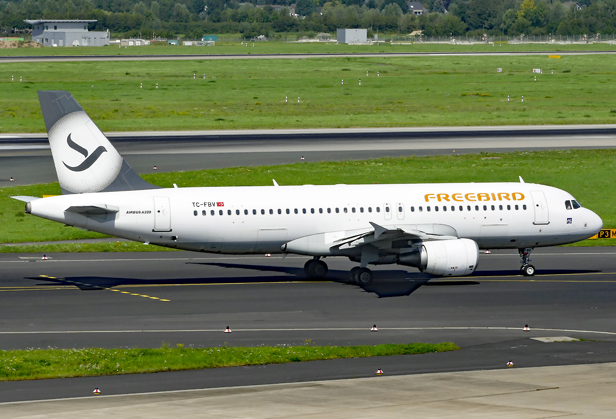 A 320-214  Freebird , TC-FBV taxy in DUS - 29.08.2017