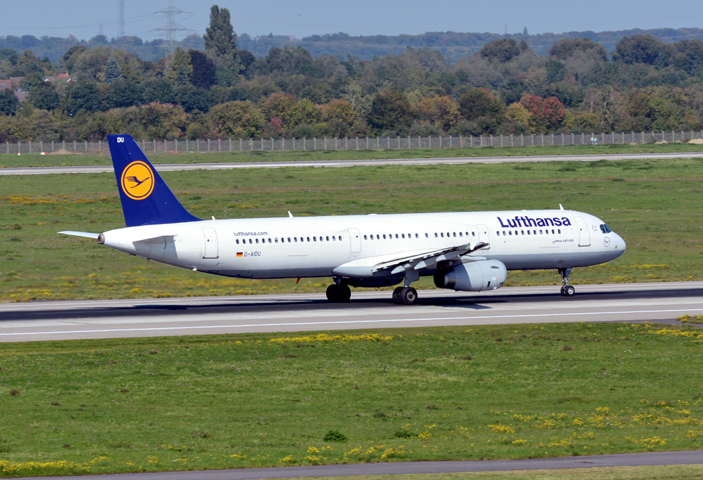 A 321-200 Lufthansa, D-AIDU, landing at DUS - 01.10.2015