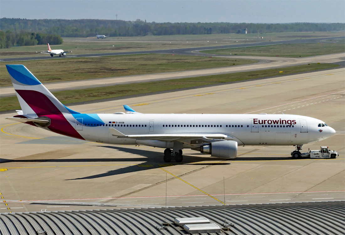 A 330-202 Eurowings, D-AXGB, pushback in CGN - 09.04.2017