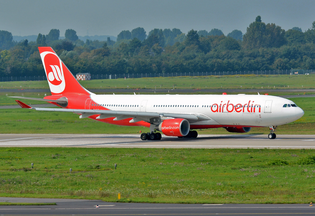 A 330-233 der Air Berlin D-ALPI in DUS - 04.09.2014