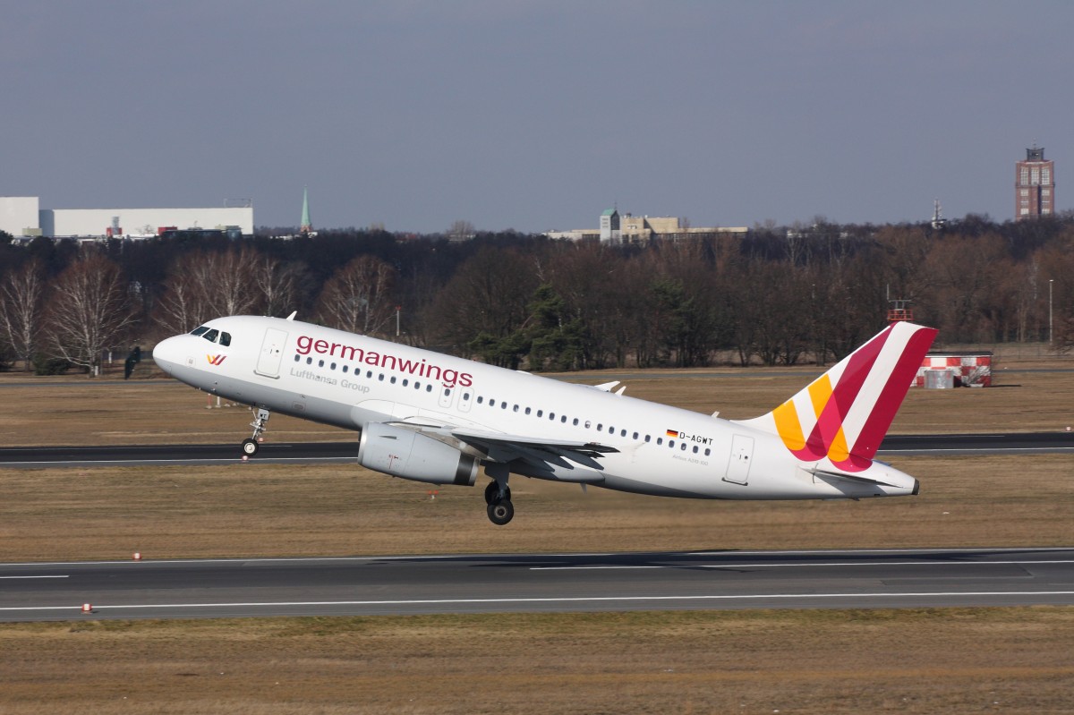 A319 (Germanwings, D-AGWT) beim Start in Berlin-Tegel. 23.02.2014. 