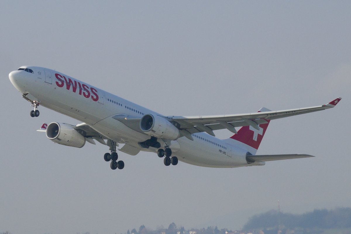 A330-343 HB-JHL der Swiss nach dem abheben am 19.1.19 in Zürich.
