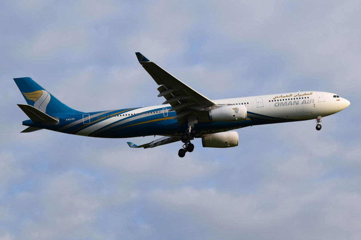 A4O-DH Oman Air Airbus A330-343  gestartet in München am 15.05.2016