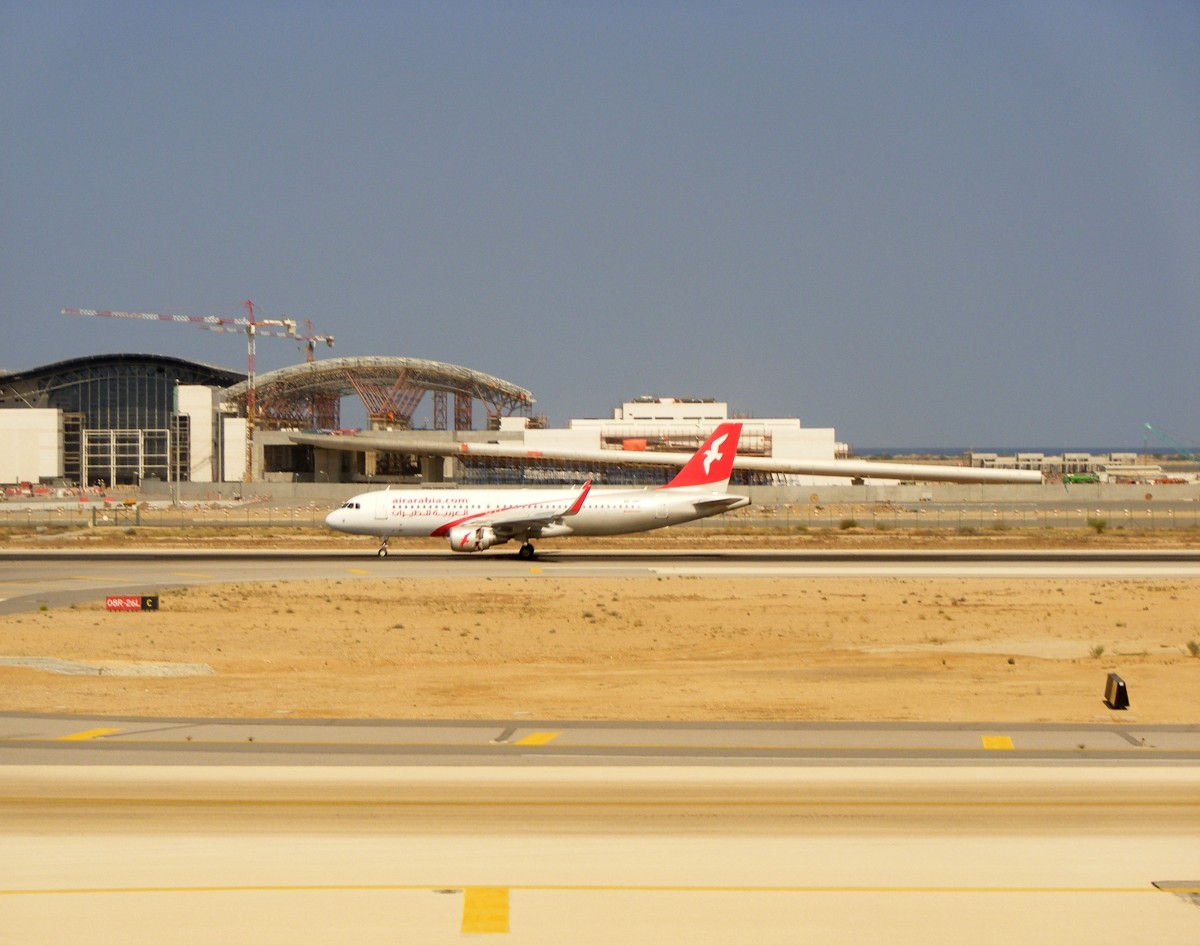 A6-ANO, Air Arabia, A 320, Muscat International Airport (MCT), 14.11.2014