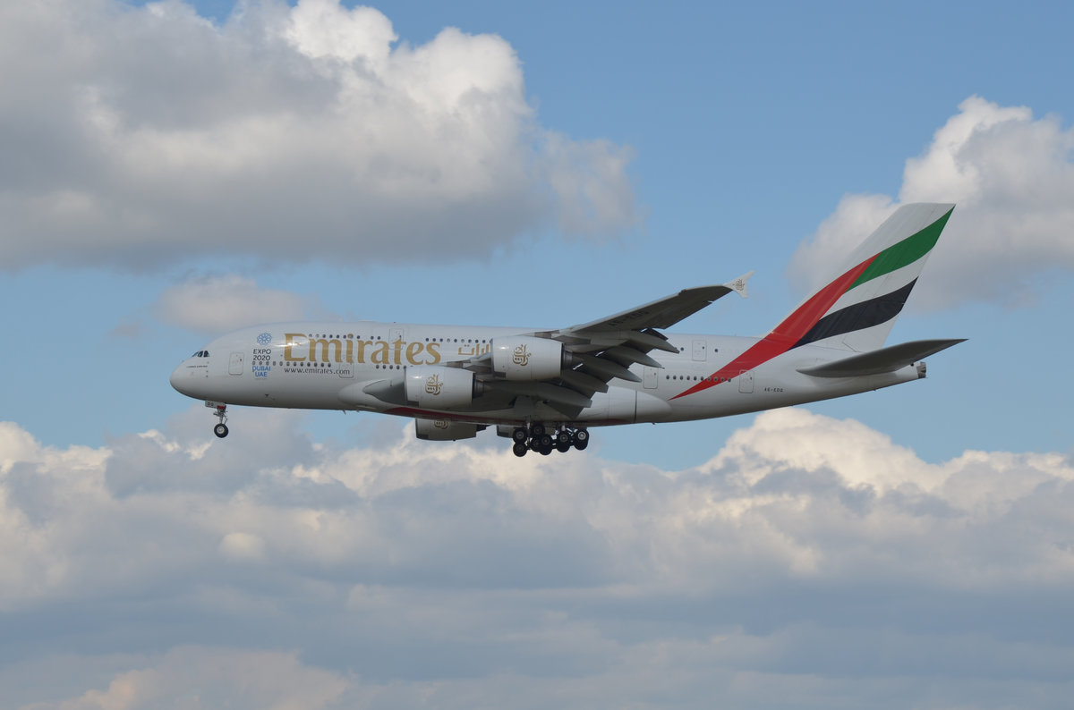 A6-EDQ/Emirates/A380/08.04.16/Airport Frankfurt/Main
