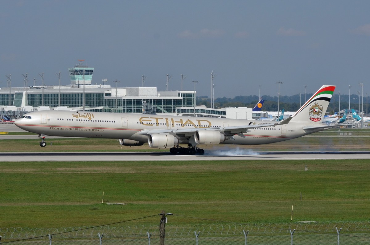 A6-EHH Etihad Airways Airbus A340-642  Landung am 11.09.2015 in München