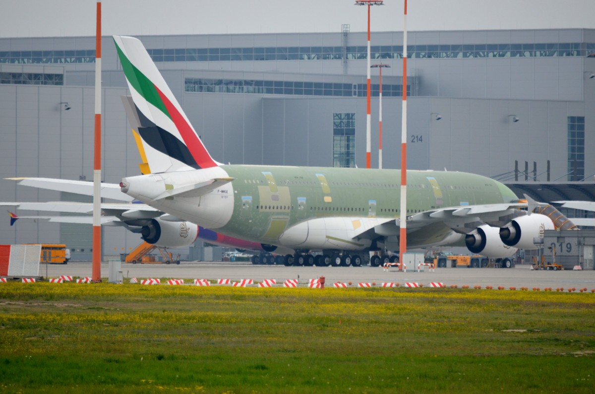 A6-EOA   Emirates   Airbus A380-861    F-WWSE  0159
Hamburg-Finkenwerder    05.05.2014