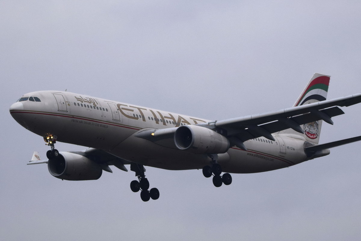 A6-EYN Etihad Airways Airbus A330-243   , FRA , 06.12.2017