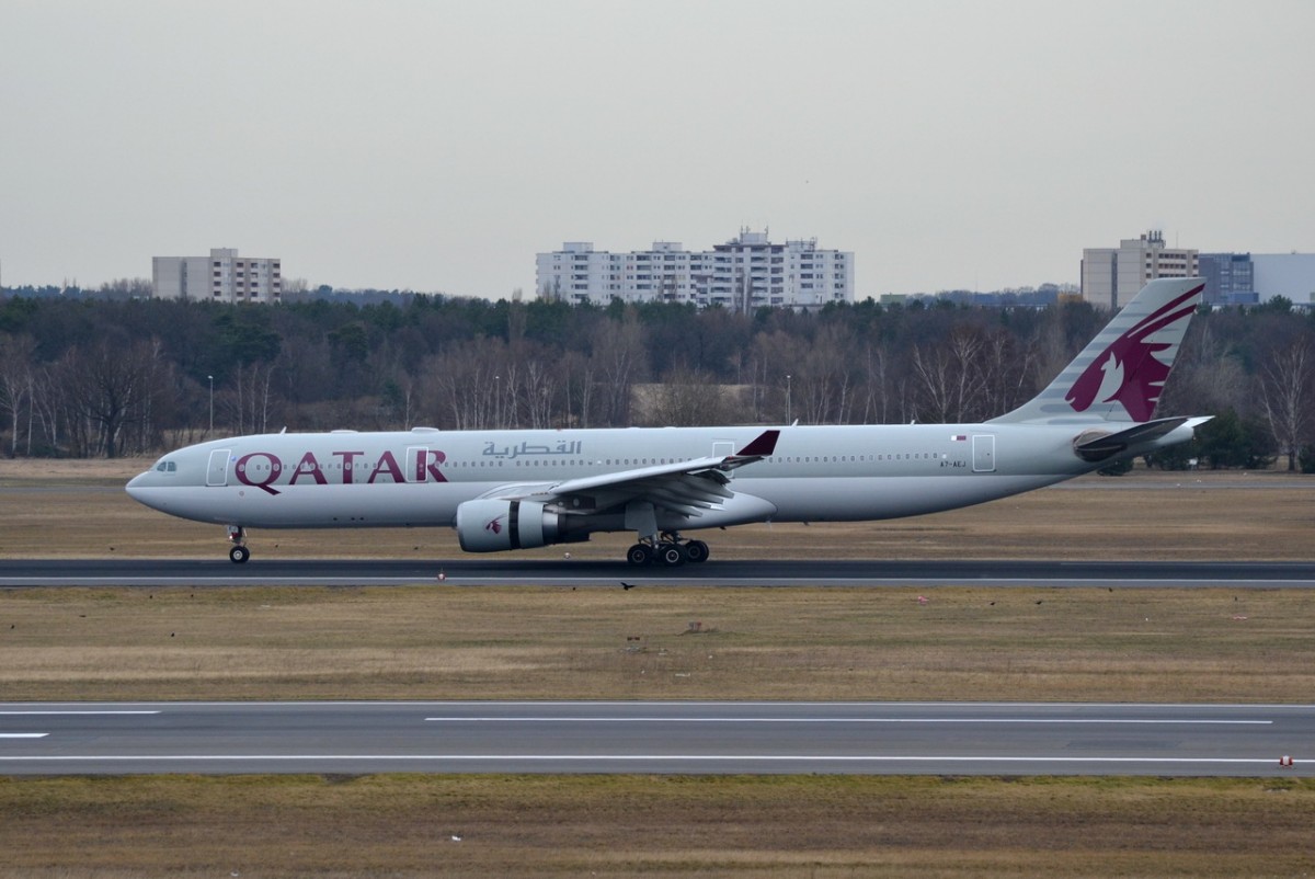 A7-AEJ Qatar Airways Airbus A330-302   18.02.2014   Berlin-Tegel
