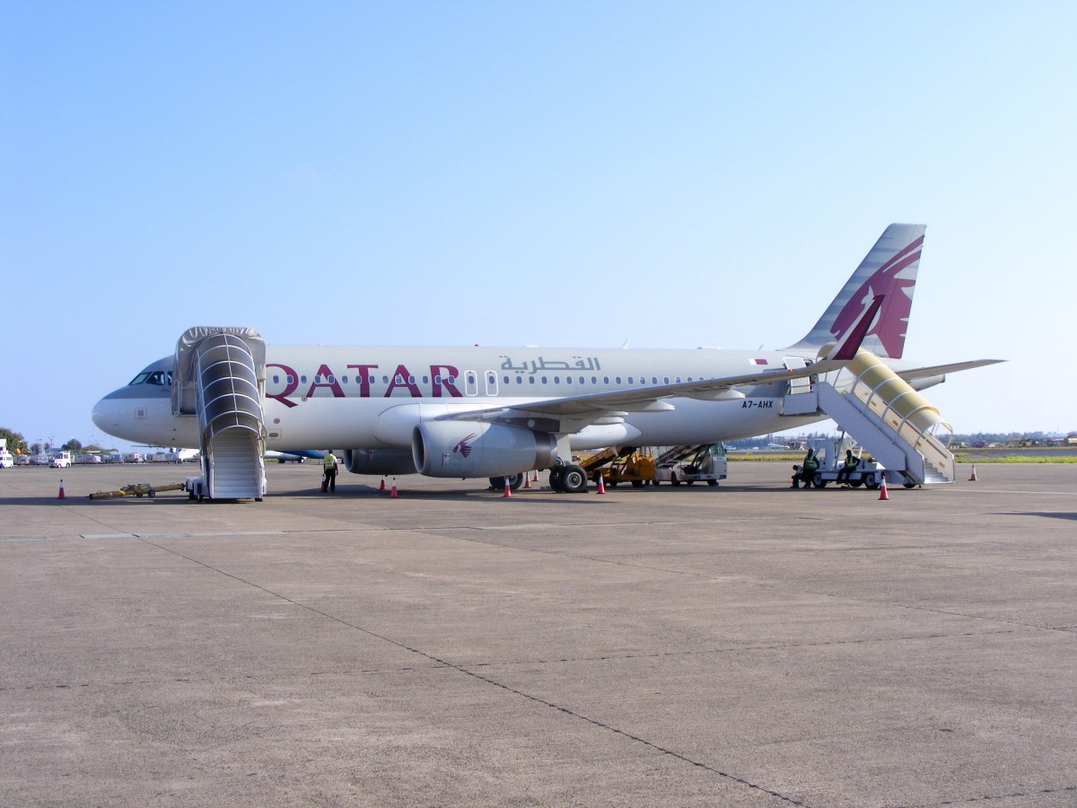 A7-AHX, Airbus A 320-232(WL),QATAR AIRWAYS,Male International Airport (MLE),10.3.2015