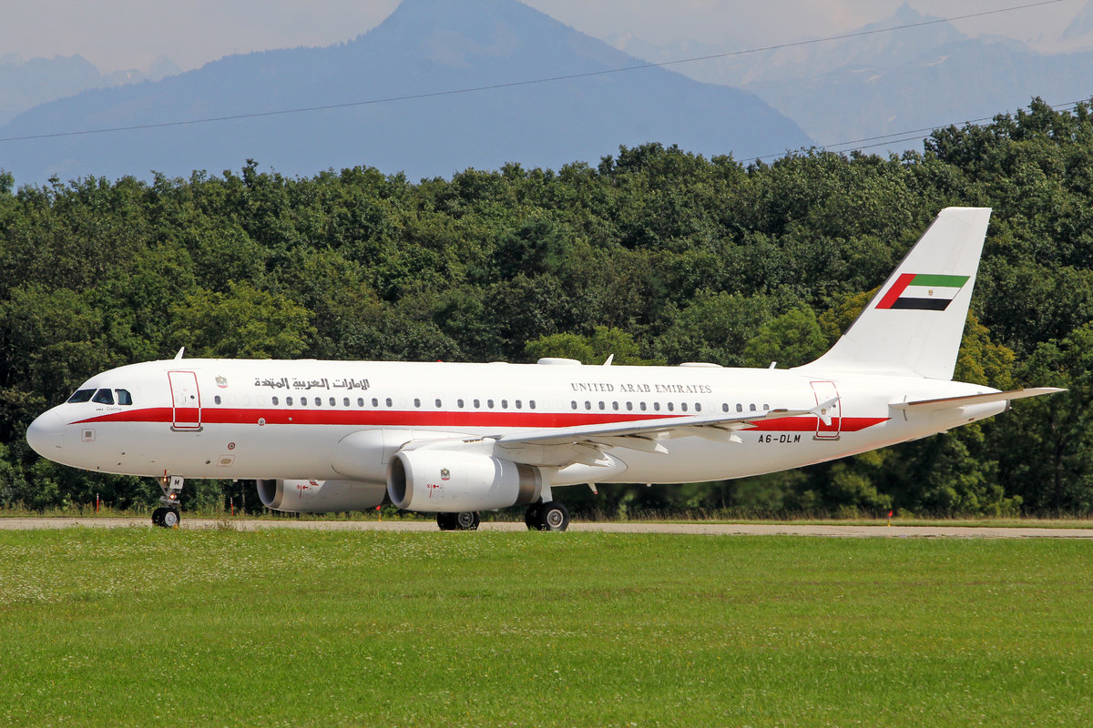 Abu Dhabi Amiri Flight, A6-DLM, Airbus A320-232, msn: 2403, 10.August 2014, GVA Genève, Switzerland.