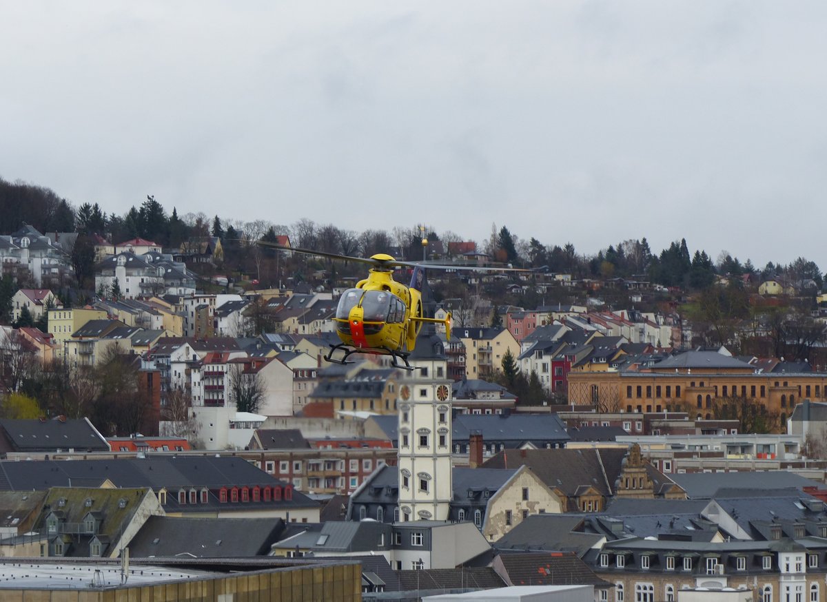 ADAC Luftrettung Christoph 70, D-HJMD, Eurocopter EC 135-P2 über Gera am 11.3.2020