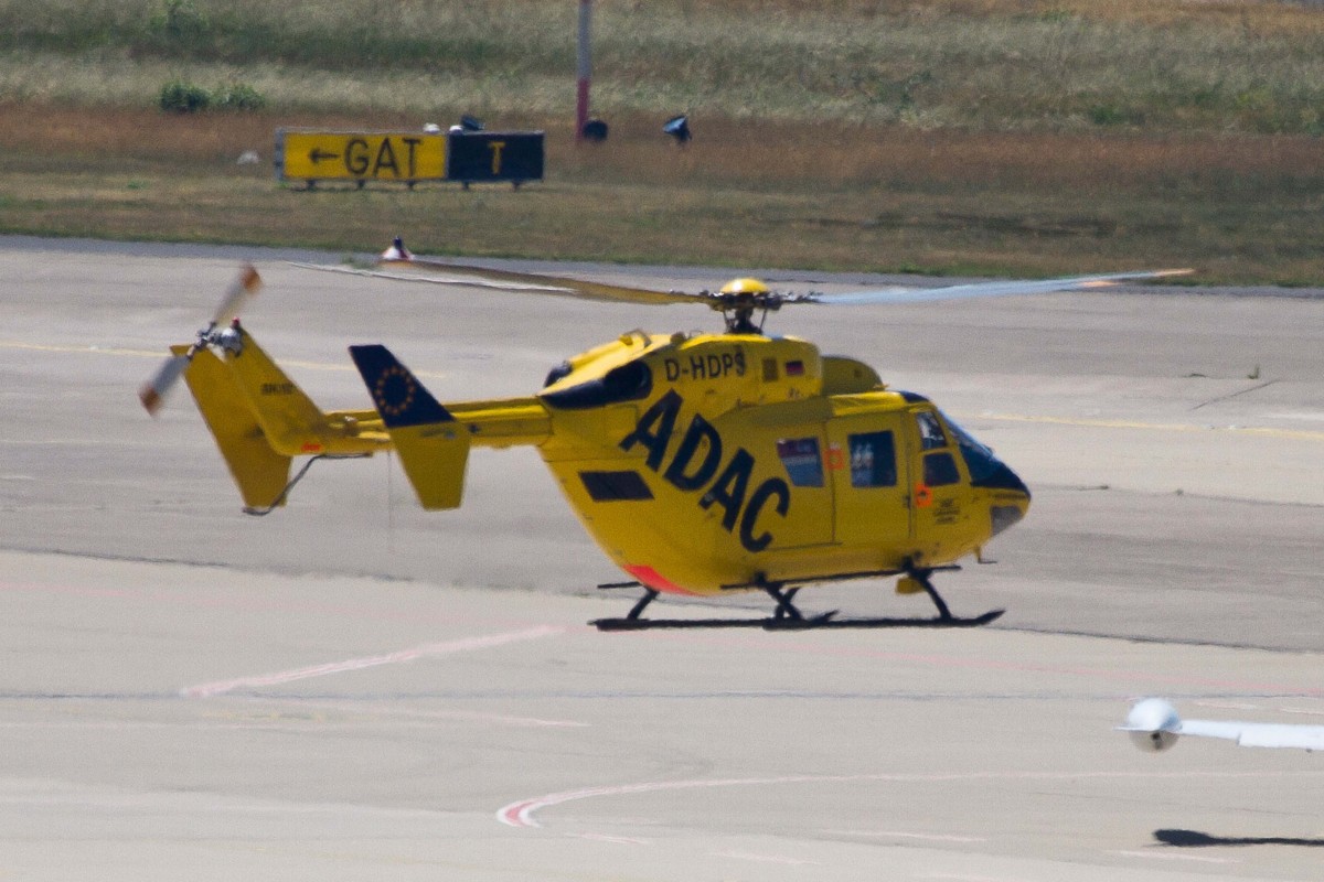ADAC Luftrettung, D-HDPS  Christoph Rheinland , Eurocopter (MBB), BK-117 B-2, 05.06.2015, CGN-EDDK, Köln-Bonn, Germany