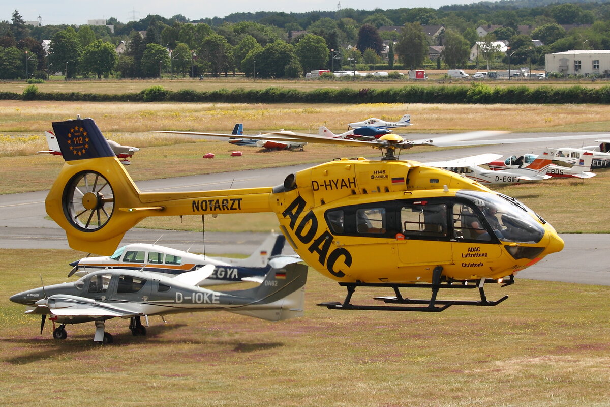 ADAC Luftrettung, D-HYAH, Airbus Helicopters H145. Bonn/Hangelar (EDKB), 06.07.2022.