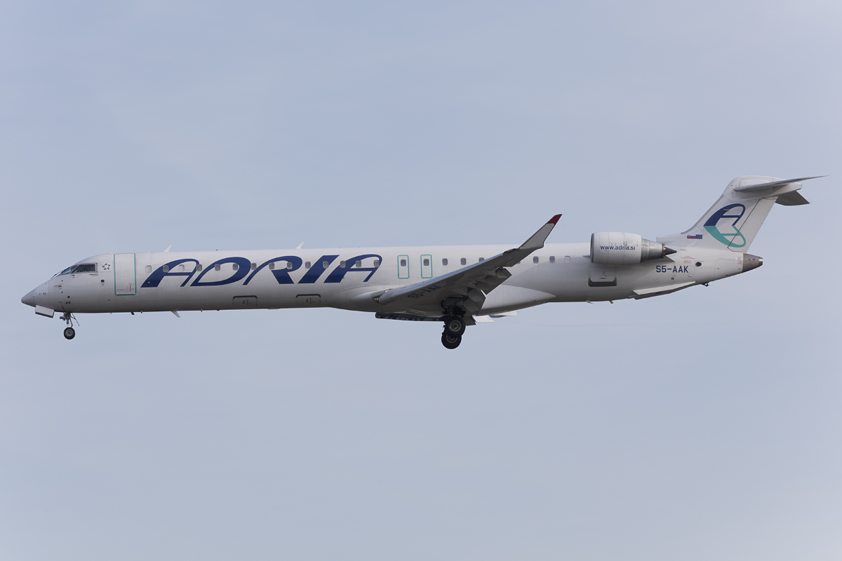 Adria Airways, S5-AAK, Bombardier, CRJ-900, 21.05.2016, FRA, Frankfurt, Germany





