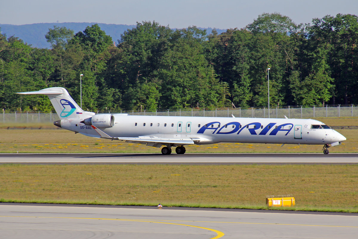 Adria Airways, S5-AAL, Bombardier CRJ-900LR, 21.Mai 2017, FRA Frankfurt am Main, Germany.