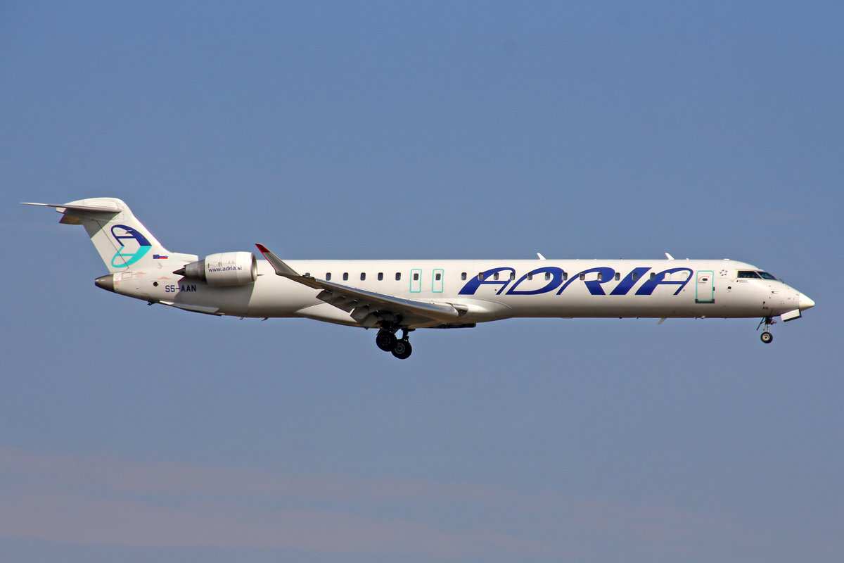 Adria Airways, S5-AAN, Bombardier CRJ-900LR, 15.März 2017, ZRH Zürich, Switzerland.