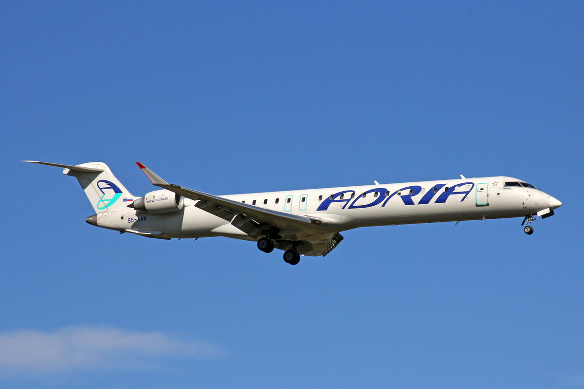 Adria Airways, S5-AAN, Bombardier CRJ-900LR, 29.September 2016, ZRH Zürich, Switzerland.