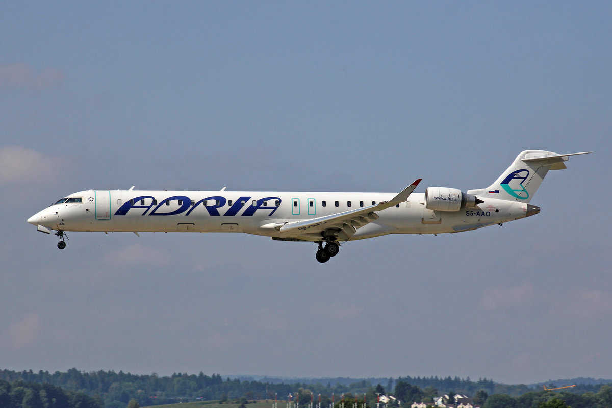 Adria Airways, S5-AAO, Bombardier CRJ-900LR, 21.Juli 2017, ZRH Zürich, Switzerland.