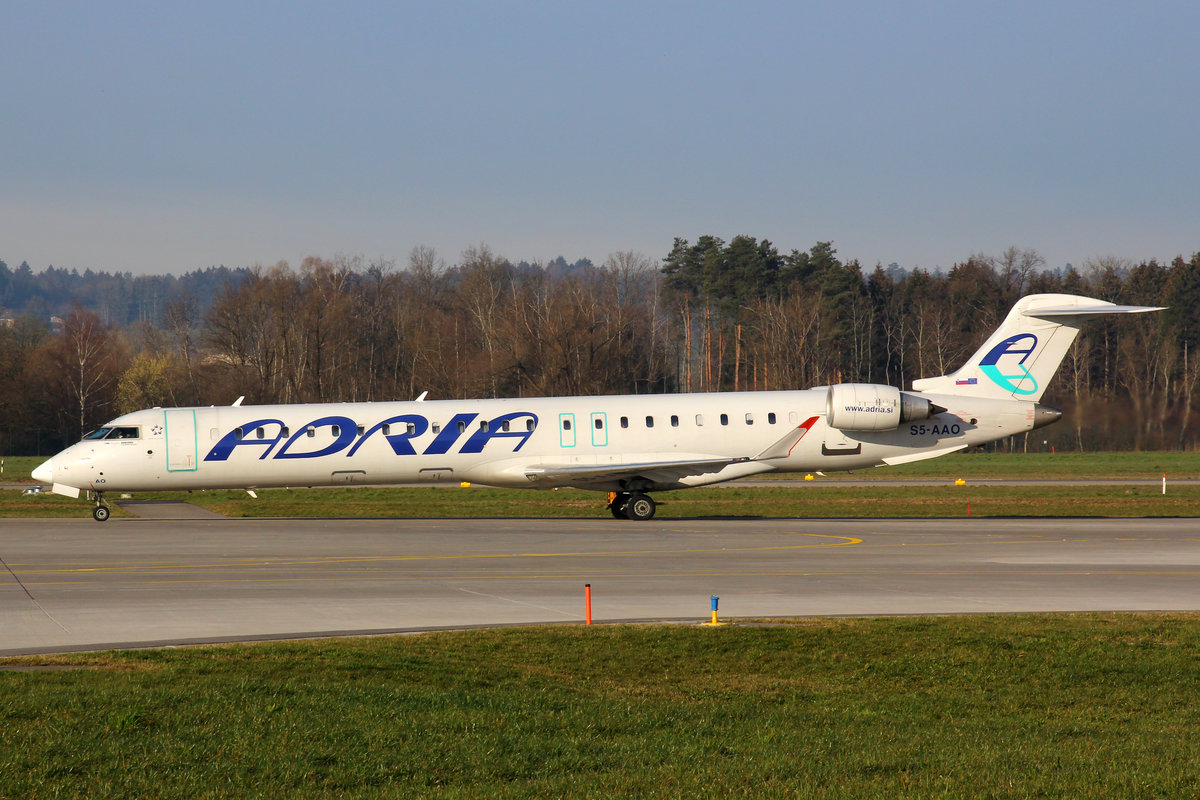 Adria Airways, S5-AAO, Bombardier CRJ-900LR, 28.März 2016, ZRH Zürich, Switzerland.